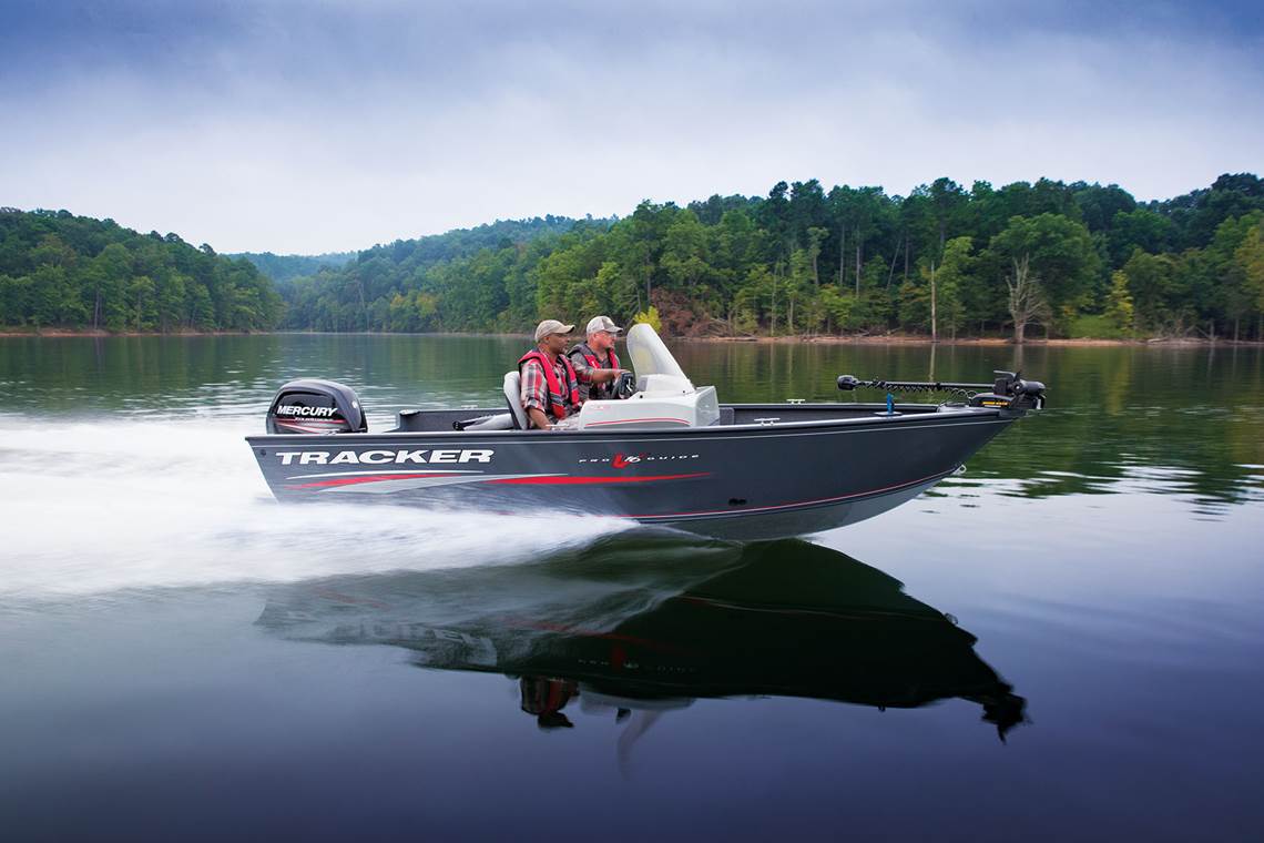 Tracker Boat Running